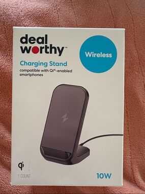 Target Dealworthy Wireless Charging Stand in Black